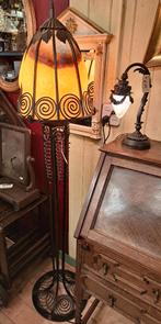Zeer mooie grote smeedijzeren vloerlamp in Art Nouveau stijl, Ophalen