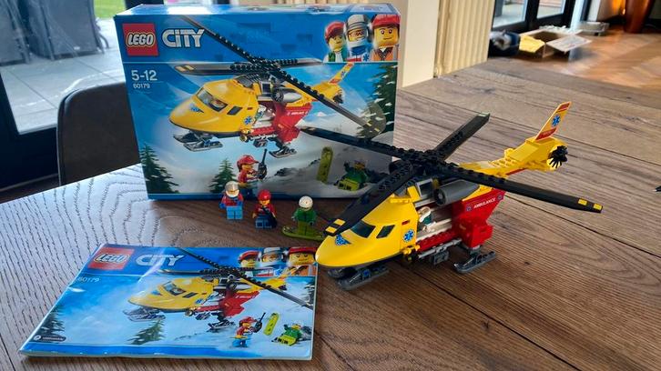 Lego city 60179, ambulancehelicopter. Geheel compl incl doos, Kinderen en Baby's, Speelgoed | Duplo en Lego, Zo goed als nieuw