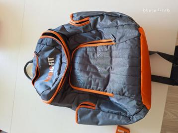 Basic Fit sporttas met slot  beschikbaar voor biedingen