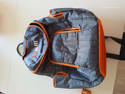 Basic Fit sporttas met slot, Sieraden, Tassen en Uiterlijk, Tassen | Sporttassen, Zo goed als nieuw, Unisex volwassen, Ophalen