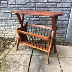 Vintage krantenbak / tafeltje, Huis en Inrichting, Woonaccessoires | Krantenbakken en Lectuurbakken, Ophalen of Verzenden, Zo goed als nieuw