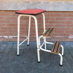Vintage keuken trapje / kruk, Huis en Inrichting, Ophalen, Gebruikt, Hout