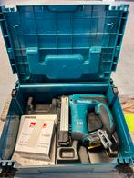 Makita 18v nietmachine tacker DST221 in mbox, Doe-het-zelf en Verbouw, Ophalen of Verzenden, Zo goed als nieuw