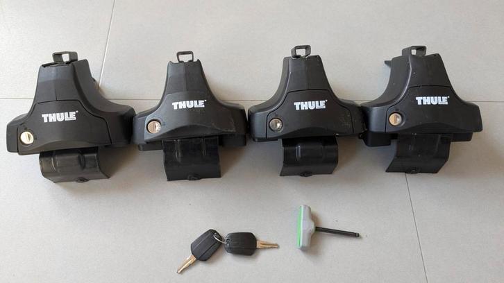 Thule Rapid System 754 voetset + Kit 1756, Auto diversen, Dakdragers, Gebruikt, Ophalen of Verzenden