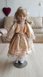 Porceleinen pop 44cm h x 23cm b, Verzamelen, Poppen, Ophalen, Pop