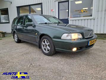 Volvo V70 2.5 D Luxury-Line , Kleurcode 421 beschikbaar voor biedingen
