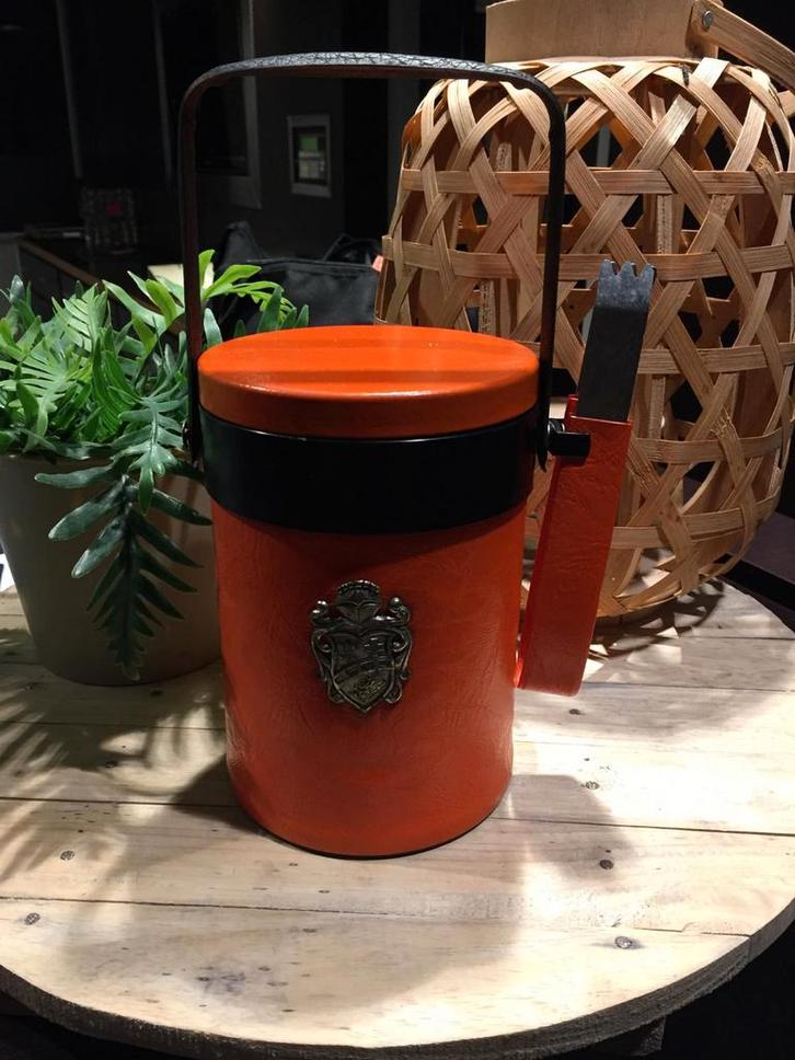 Vintage Oranje IJsemmer met IJstang, Antiek en Kunst, Antiek | Keukenbenodigdheden, Ophalen of Verzenden