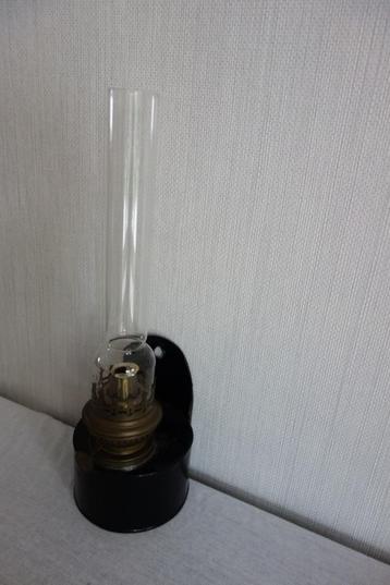 Olielamp met ophang mogelijkheid beschikbaar voor biedingen