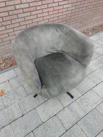 Draaistoel, fauteuil, gratis beschikbaar voor biedingen