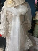 Prachtige oude organza jurk met hoed, Antiek en Kunst, Curiosa en Brocante, Ophalen of Verzenden