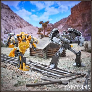 [𝗣𝗿𝗲-𝗼𝗿𝗱𝗲𝗿] Hasbro Transformers Megatron & Bumblebee beschikbaar voor biedingen