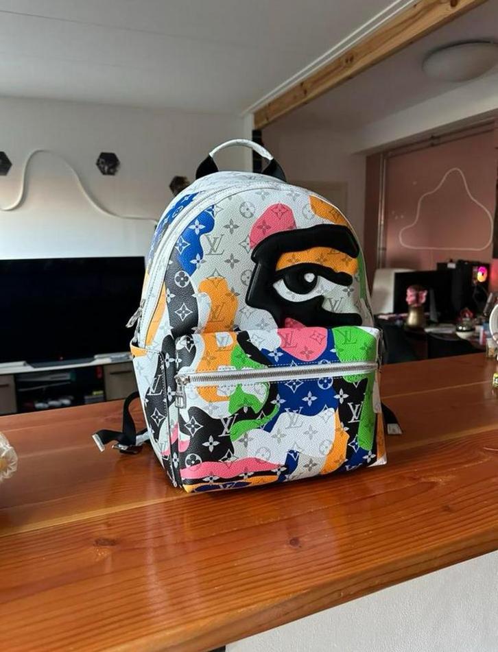 Echte Louis Vuitton Multicolor Discovery Rugzak PM M46680, Sieraden, Tassen en Uiterlijk, Tassen | Rugtassen, Zo goed als nieuw