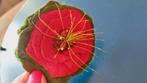 ART kunst broche vilt handgemaakt Rode Bloem, Ophalen of Verzenden, Nieuw, Overige materialen