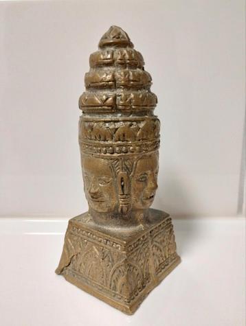 Oud brons Buddha hoofd met de vier gezichten beschikbaar voor biedingen
