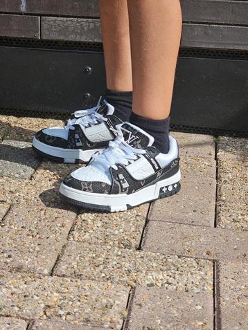 Mooie LV schoenen Kids!!! beschikbaar voor biedingen