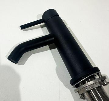 JEE-O SLIMLINE WASTAFELKRAAN MAT ZWART (showmodel) beschikbaar voor biedingen