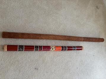 Twee rain sticks met een lengte van 1.50 meter/ 1.00 meter beschikbaar voor biedingen