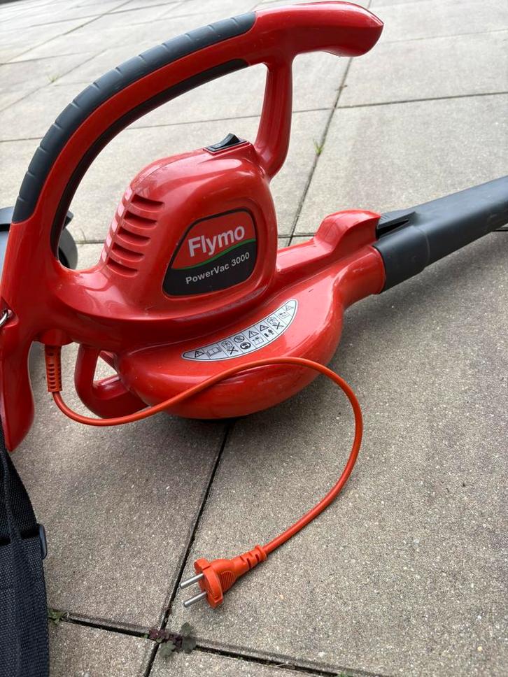 Flymo bladblazer powervac 3000, Tuin en Terras, Bladblazers, Gebruikt, Handgedragen, Elektrisch, Met opvangzak, Met versnipperfunctie