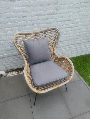 Rotan tuinstoel vlinderstoel boho vintage look met kussen zi beschikbaar voor biedingen