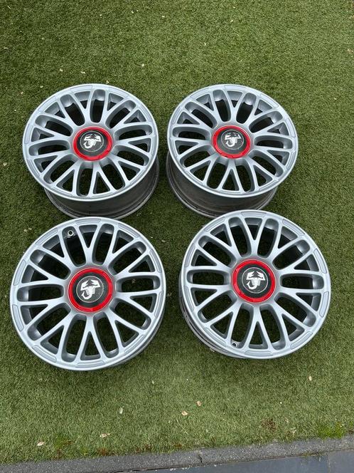 Originele 17 inch abarth velgen. Schadevrij., Auto diversen, Wieldoppen, Ophalen of Verzenden