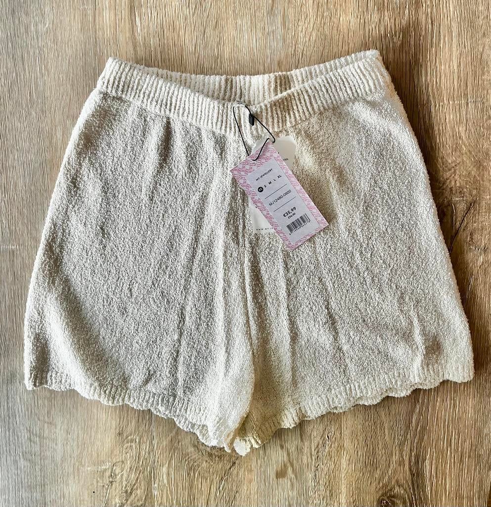 Shortje crème XS My Jewellery bouclé nieuw, Kort, Verzenden, Beige, Nieuw
