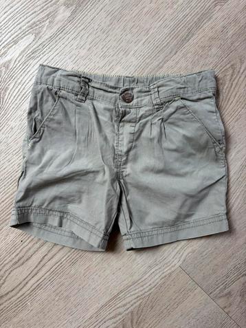 H&M kort broekje meiske groen maat 98 beschikbaar voor biedingen