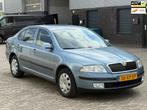 Skoda Octavia 1.6 Ambiente AIRCO CRUISE APK NAP, Voorwielaandrijving, Stof, Gebruikt, Zwart