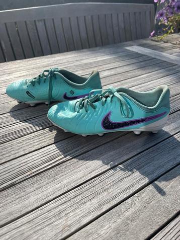 Nike Voetbalschoenen maat 37,5 beschikbaar voor biedingen