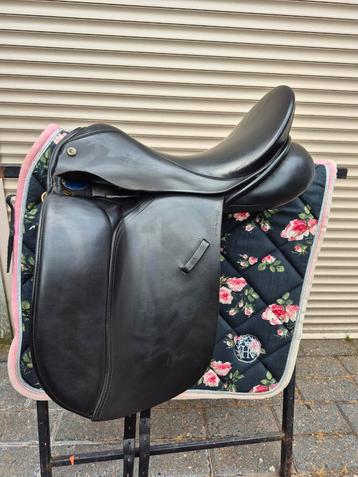 Hintermayer anatomic zadel dressuurzadel 17 inch beschikbaar voor biedingen