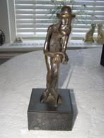 Brons/verbronsd beeldje een oude man met wandelstok Artihove, Ophalen of Verzenden