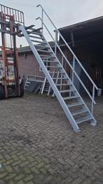 Stalen trap, Doe-het-zelf en Verbouw, Ophalen, Zo goed als nieuw, 2 tot 4 meter