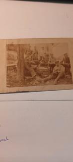 Oude Foto: Soldaten rond een vuur, Verzamelen, Foto's en Prenten, Ophalen of Verzenden, Voor 1940, Gebruikt, Foto