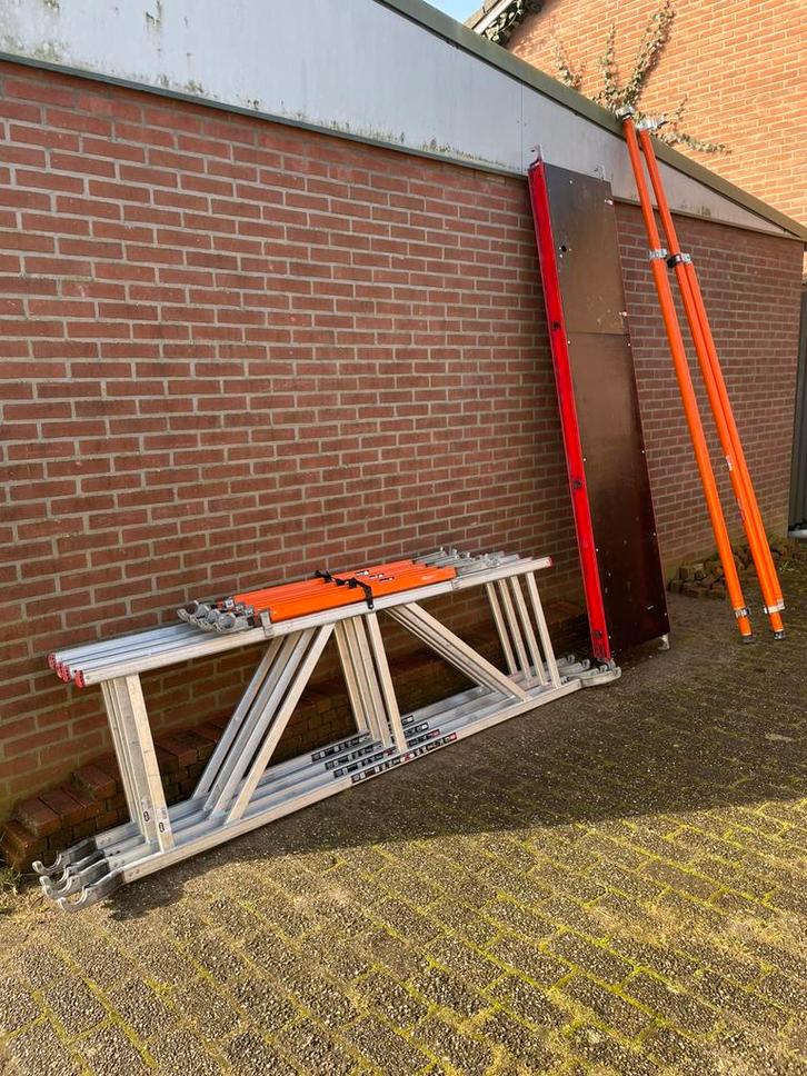 Altrex rolsteiger onderdelen, Doe-het-zelf en Verbouw, Steigers, Gebruikt, Rolsteiger of Kamersteiger, 5 meter of hoger, Ophalen