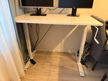Handmatig rechtsdraaien wit zit sta bureau van ikea