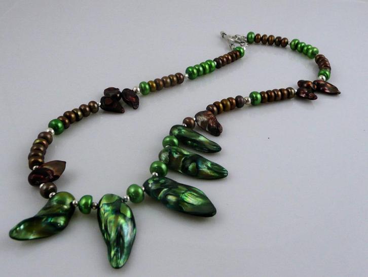 Ketting Blister Pearl parels groen-bruin-rood zilver, Sieraden, Tassen en Uiterlijk, Kettingen, Nieuw, Zilver, Groen, Ophalen