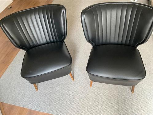 2x ‘50 Zwarte Cocktail Stoeltjes waarschijnlijk van Artifort, Huis en Inrichting, Stoelen, Gebruikt, Twee, Overige materialen