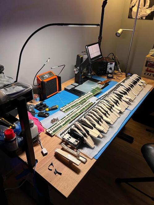 Roland AT70 met zitbank (Volledig gereviseerd), Muziek en Instrumenten, Orgels, Gebruikt, Orgel, 2 klavieren, Ophalen