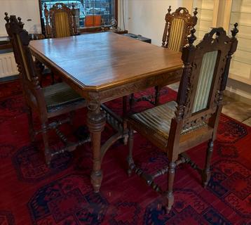 Antieke houten Mechelse Eetkamerset: Tafel en 4x Stoelen beschikbaar voor biedingen