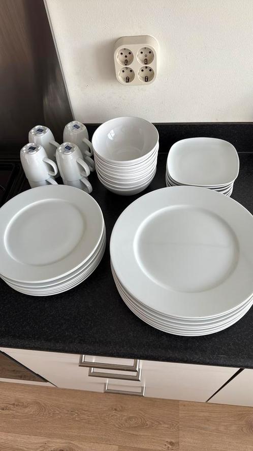 IKEA 365 serviesset 40 delig, Huis en Inrichting, Keuken | Servies, Zo goed als nieuw, Bord(en), Overige stijlen, Aardewerk, Ophalen of Verzenden