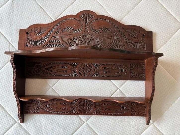 Fries houtsnijwerk wandrek Art Nouveau/Deco, Huis en Inrichting, Woonaccessoires | Wandplanken en Boekenplanken, Gebruikt, Ophalen