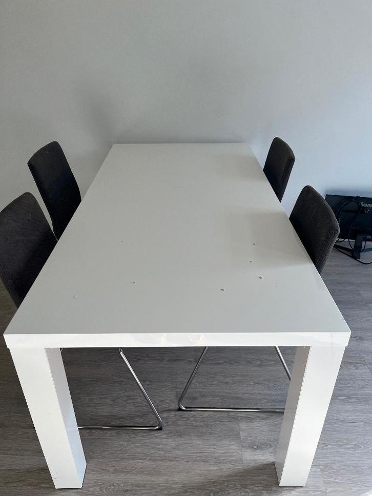 Tweedehandse Eettafel wit met 4 stoelen - gratis  af halen, Huis en Inrichting, Tafels | Eettafels, Gebruikt, 50 tot 100 cm, 150 tot 200 cm