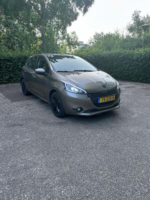 Peugeot 208 1.2 VTi 82PK 5D 2012, Auto's, Peugeot, Particulier, Benzine, A, Hatchback, Handgeschakeld, Origineel Nederlands, Zilver of Grijs