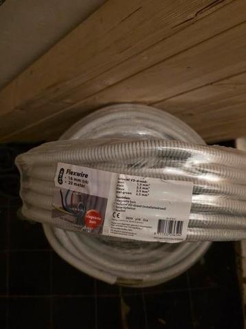 Q-link flex wire 20 m 3x2.5  1 rol 25€ 
 beschikbaar voor biedingen