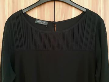Elegante blouse met transparante netinzet, maat 44.  beschikbaar voor biedingen