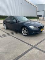 BMW 3-Serie 1.6 320I 125KW EDE 2013 Blauw, Achterwielaandrijving, 74 €/maand, Zwart, 4 cilinders