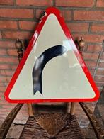 Antiek emaille verkeers bord. Bocht naar rechts., Ophalen of Verzenden
