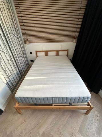 IKEA Bed and Matress | Bedframe & Matrass - afbeelding 1