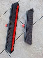 Twee bezems, Ophalen