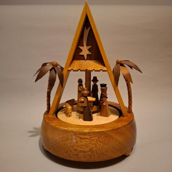 Houten kerststal Dregeno Seiffen met Reuge - Stille Nacht, Diversen, Kerst, Zo goed als nieuw, Ophalen of Verzenden