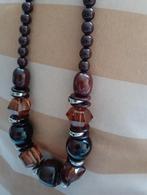 Bruine ketting met kralen, Sieraden, Tassen en Uiterlijk, Kettingen, Ophalen of Verzenden, Zo goed als nieuw, Bruin, Kunststof